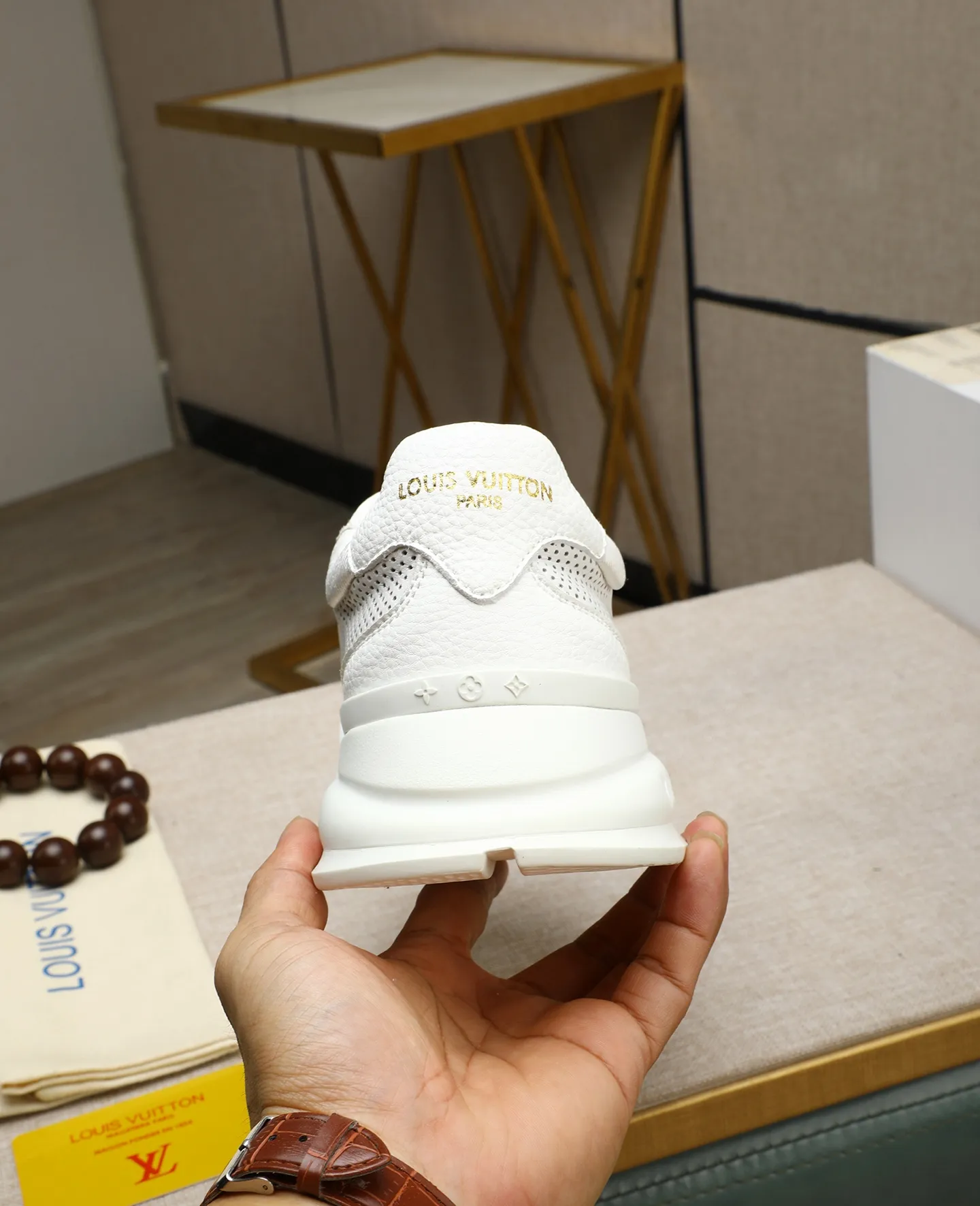Men's shoes 💰460 📛📛【LOUIS VUITTON】Louis Vuitton official website synchronized new products 👟Milan fashion catwalk style 🇰🇾🇰🇾LV family logo, celebrity style, a must-have for fashionistas ⚠️First-layer calfskin ➕Genuine leather lining ➕Official website original version special outsole 👞Number 38-44